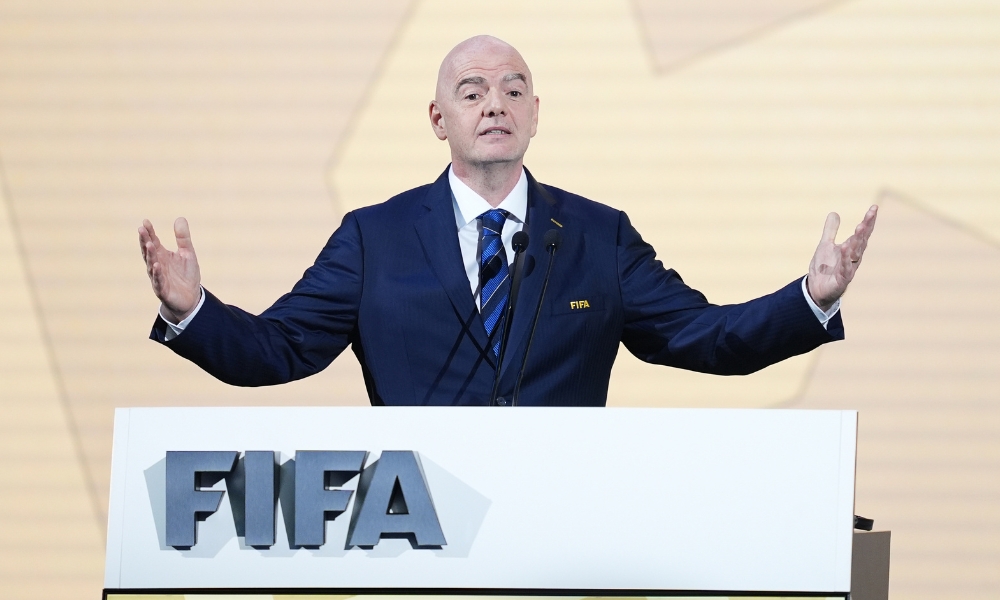 利物浦锁定